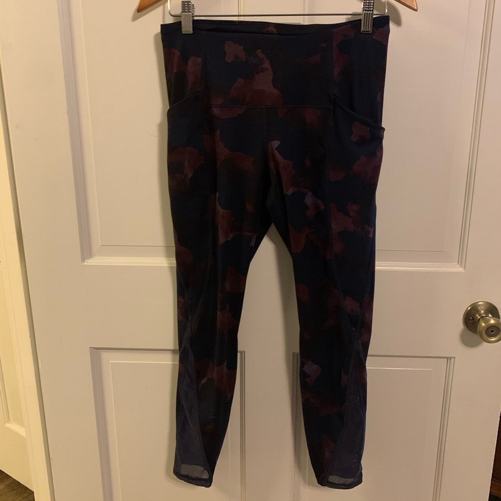 Gorgeous leggings with stunning detail